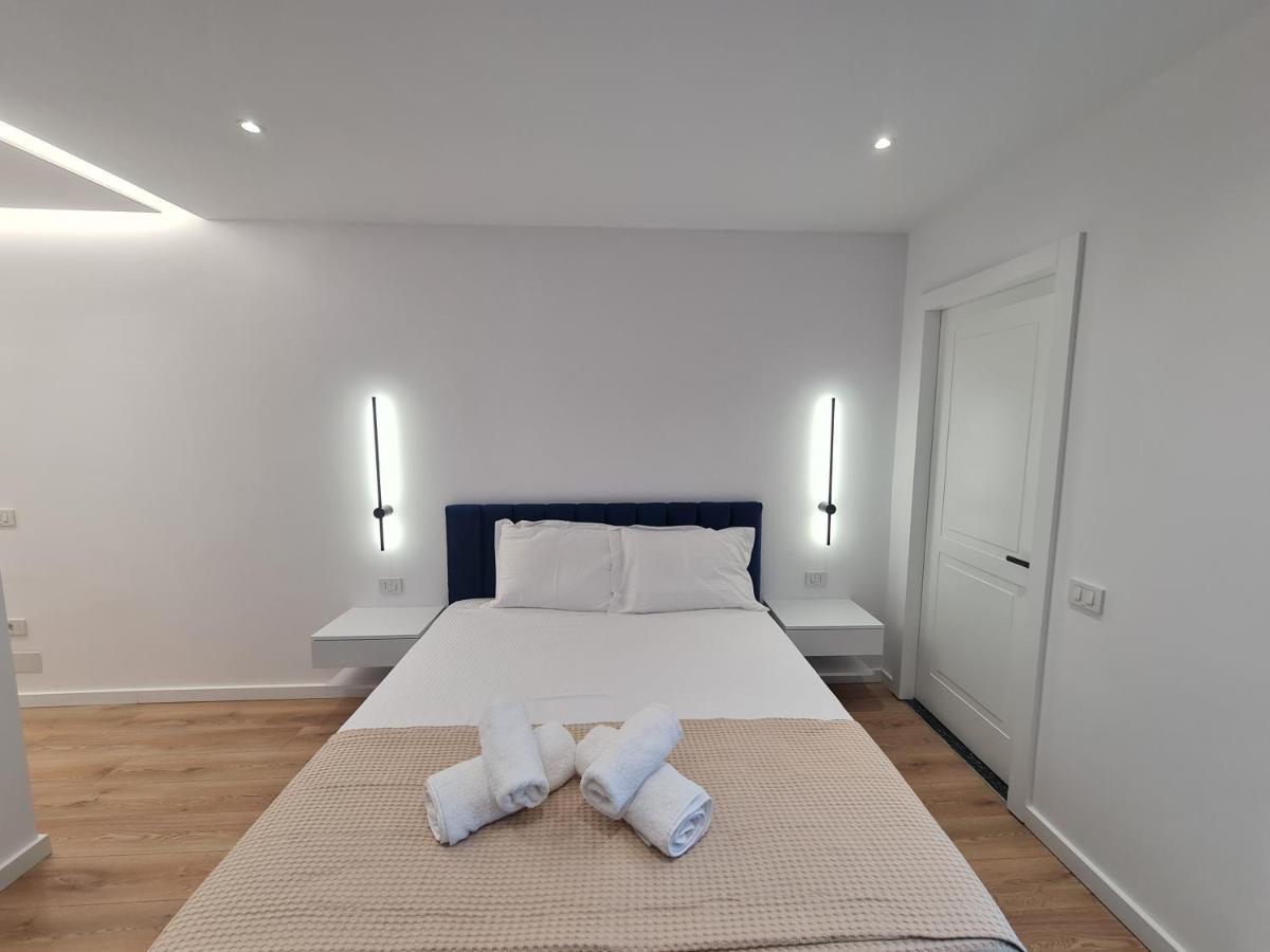 Am Luxury Lägenhet Tirana